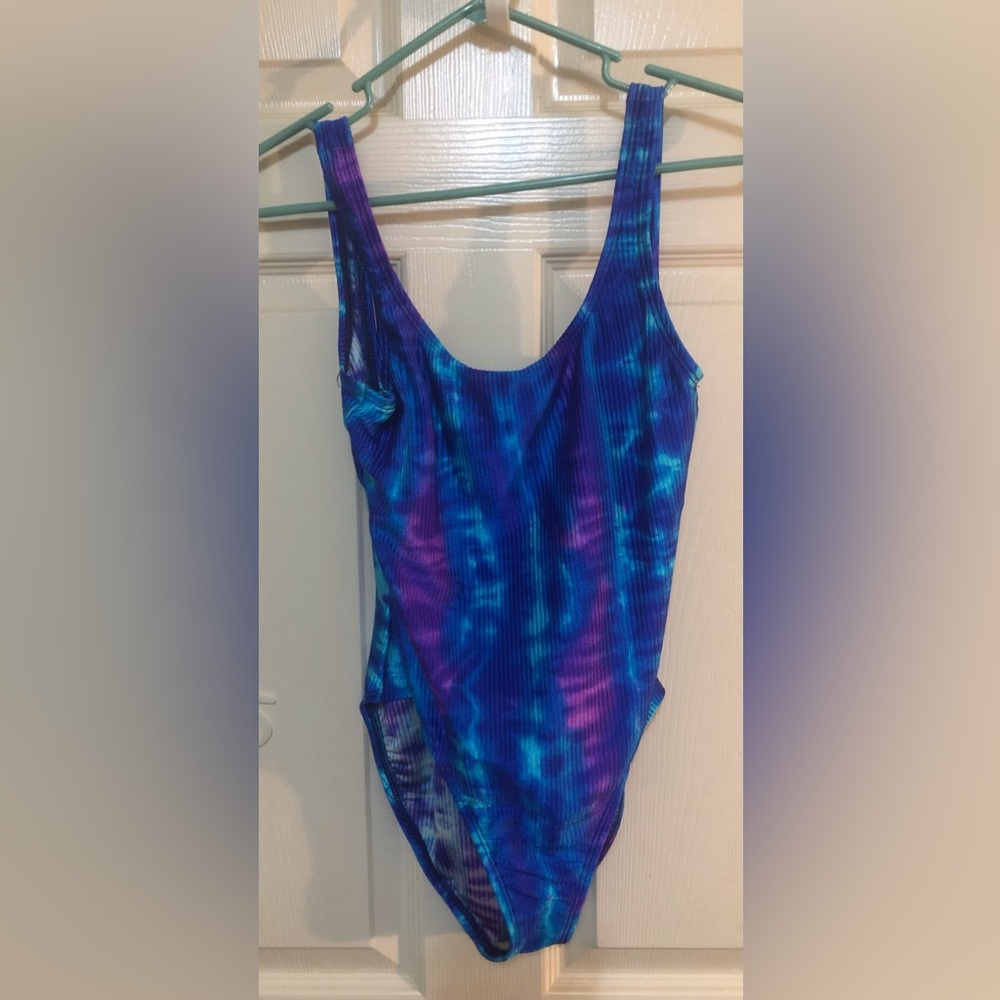 Catalina multi colored one piece swimsuit size medium